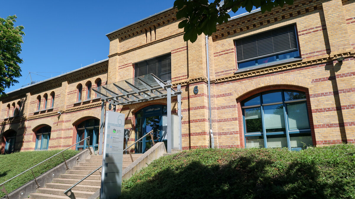 Gelbes Backsteingebäude (Behördensitz)